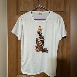 BOUJIE GRAPHIC TEE LARGE NWOT